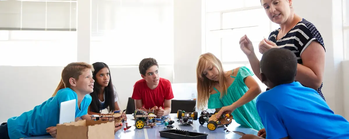 Group of kids enjoying a STEM summer camp